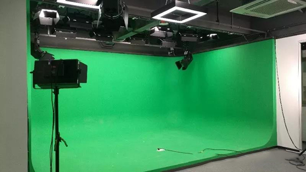 广州第二师范大学虚拟演播室灯光工程竣工